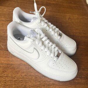 NEW IN BOX Air Force 1 ‘07 Size 9 Womens